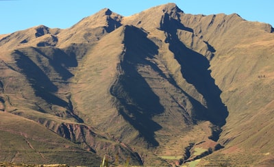 绿草山
